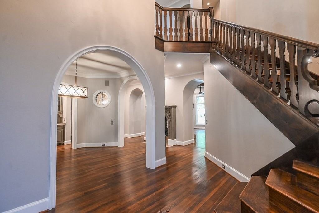 711 Lexington Ave - Photo 2 of 38