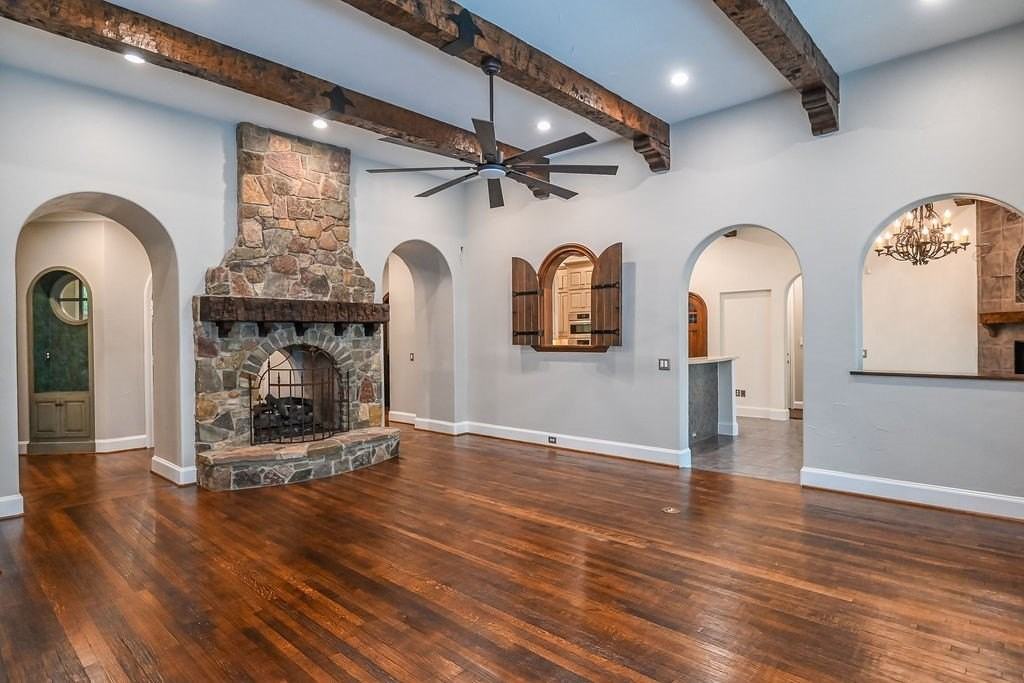 711 Lexington Ave - Photo 3 of 38