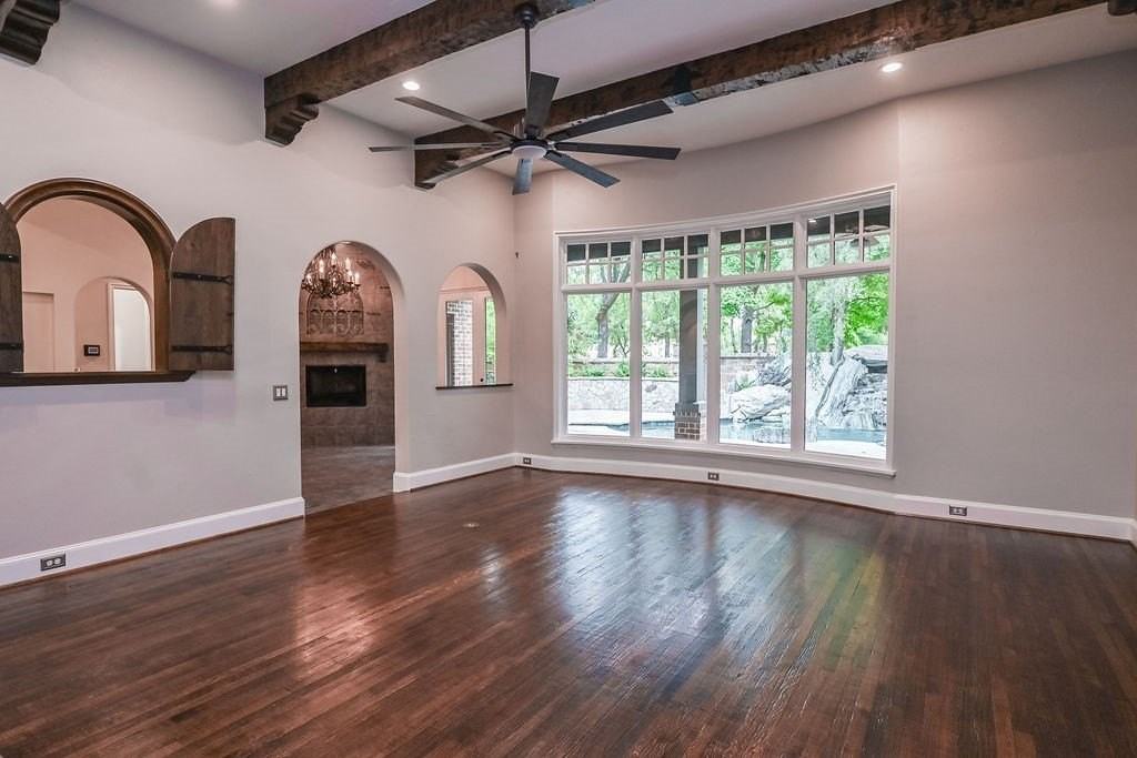 711 Lexington Ave - Photo 4 of 38