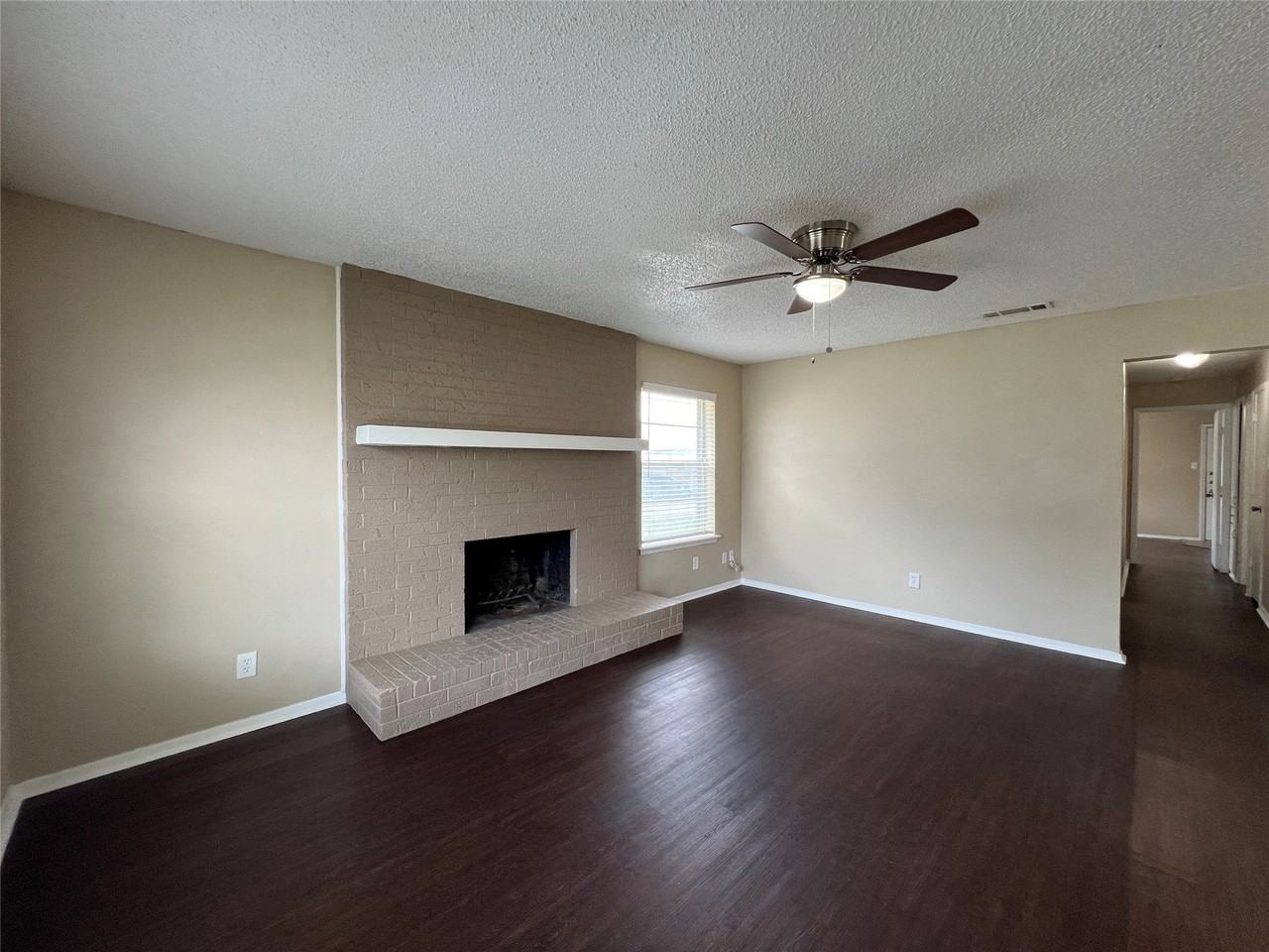 7041 Crosstimbers Ln - Photo 5 of 16
