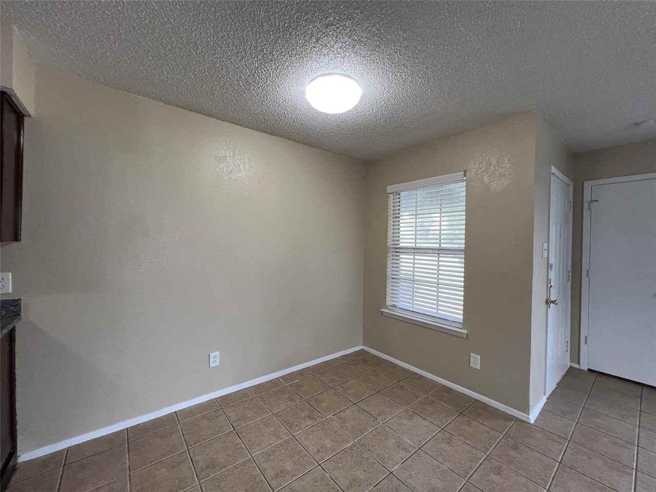 7041 Crosstimbers Ln - Photo 7 of 16