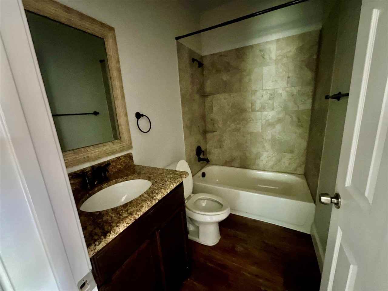 4705 Henry St - Photo 4 of 16