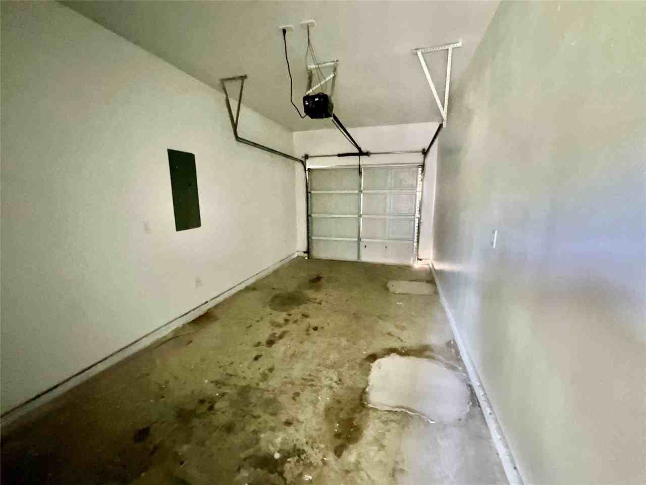 4705 Henry St - Photo 5 of 16
