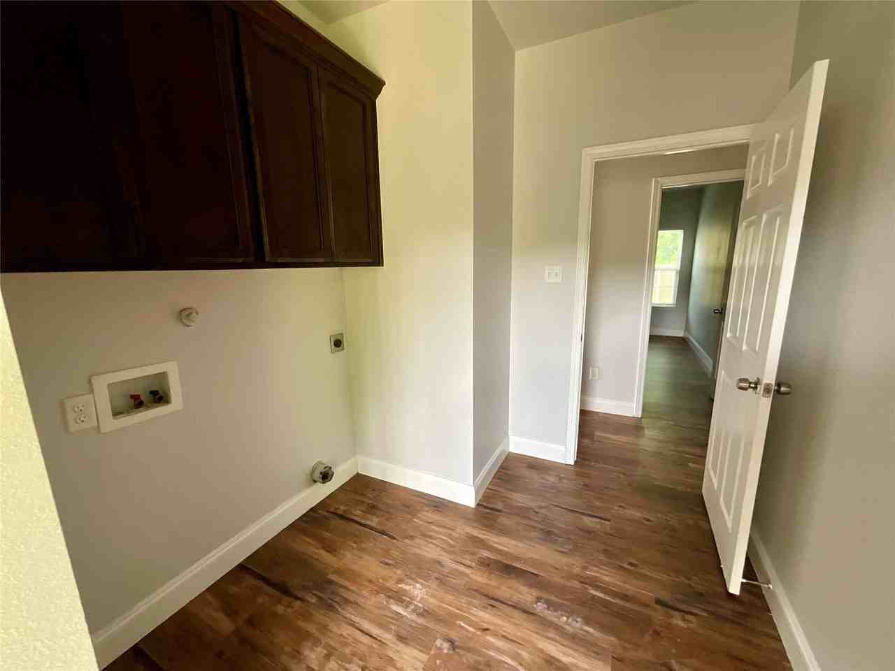 4705 Henry St - Photo 6 of 16