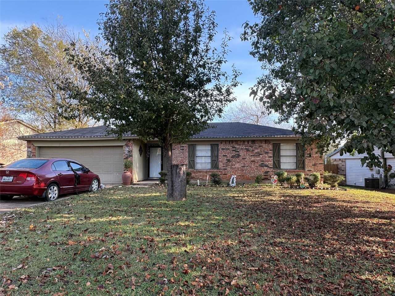 1411 Clearfield Dr - Photo 3 of 20