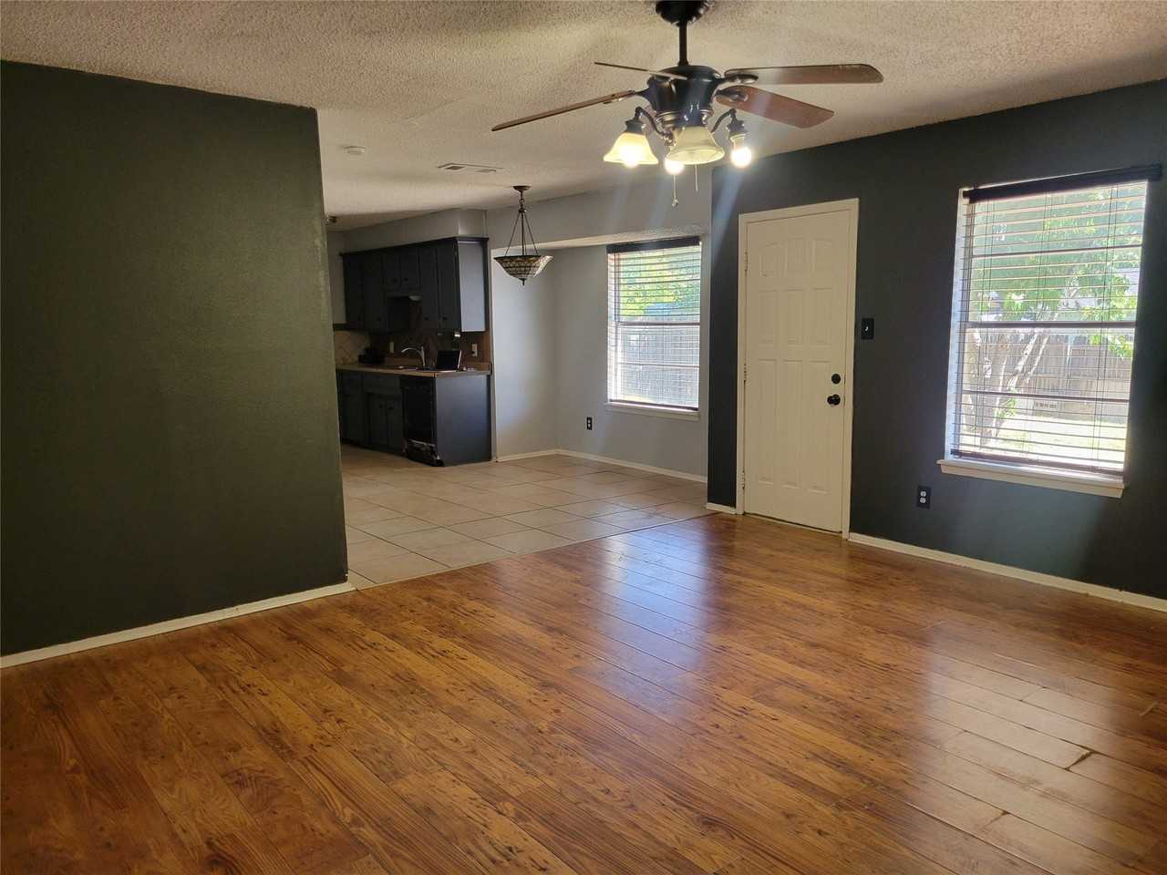 1411 Clearfield Dr - Photo 4 of 20