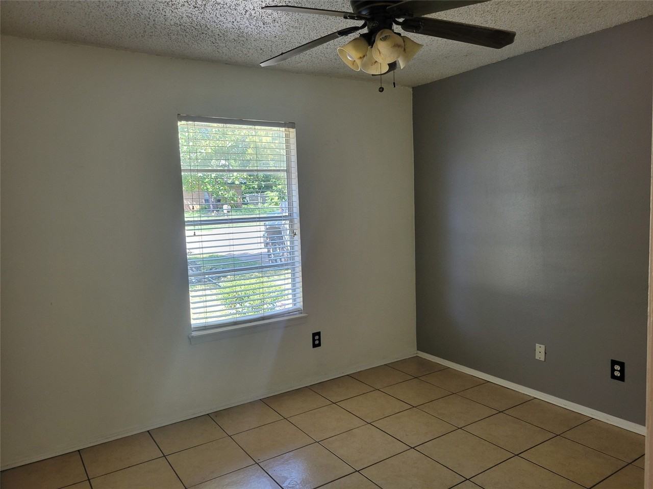 1411 Clearfield Dr - Photo 5 of 20