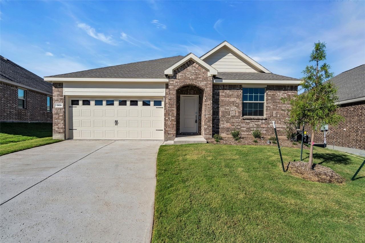 1309 Lazy Grove Dr