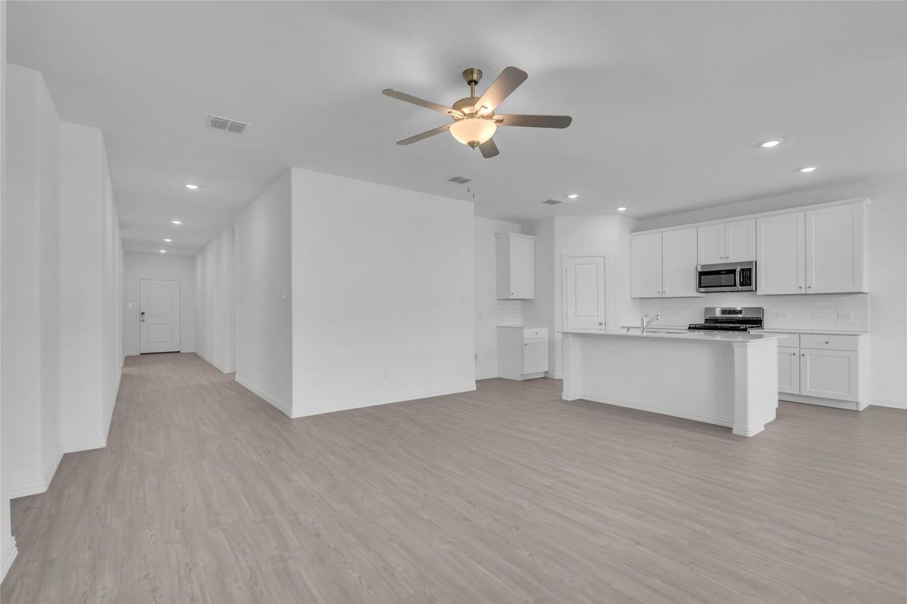 1309 Lazy Grove Dr - Photo 3 of 28