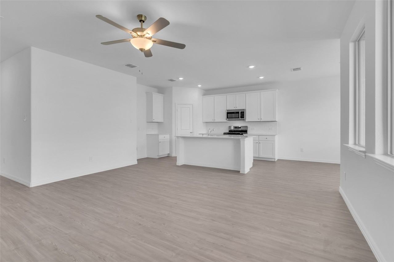 1309 Lazy Grove Dr - Photo 4 of 28