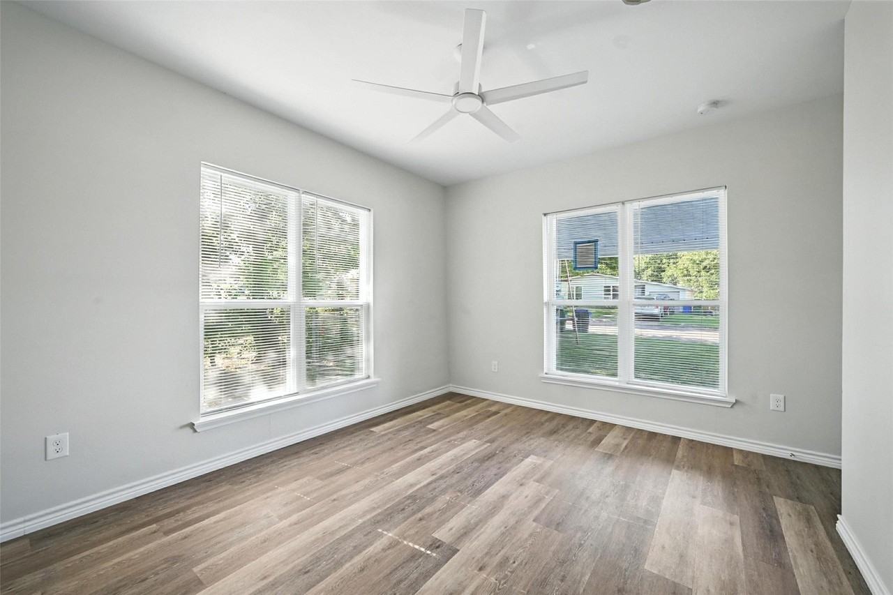 412 3rd St - Photo 6 of 20