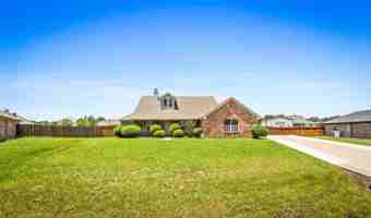 featured image of 141 Shumard Dr