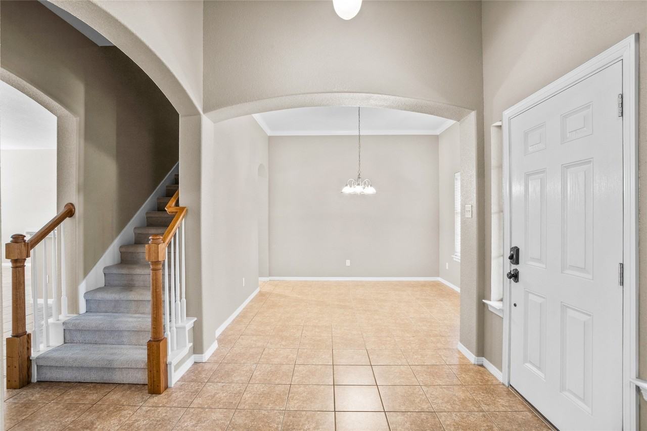 141 Shumard Dr - Photo 7 of 37