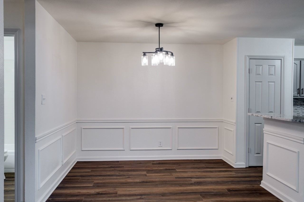 947 Winterstone Dr - Photo 4 of 20