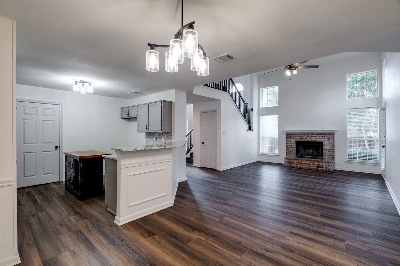 947 Winterstone Dr - Photo 5 of 20