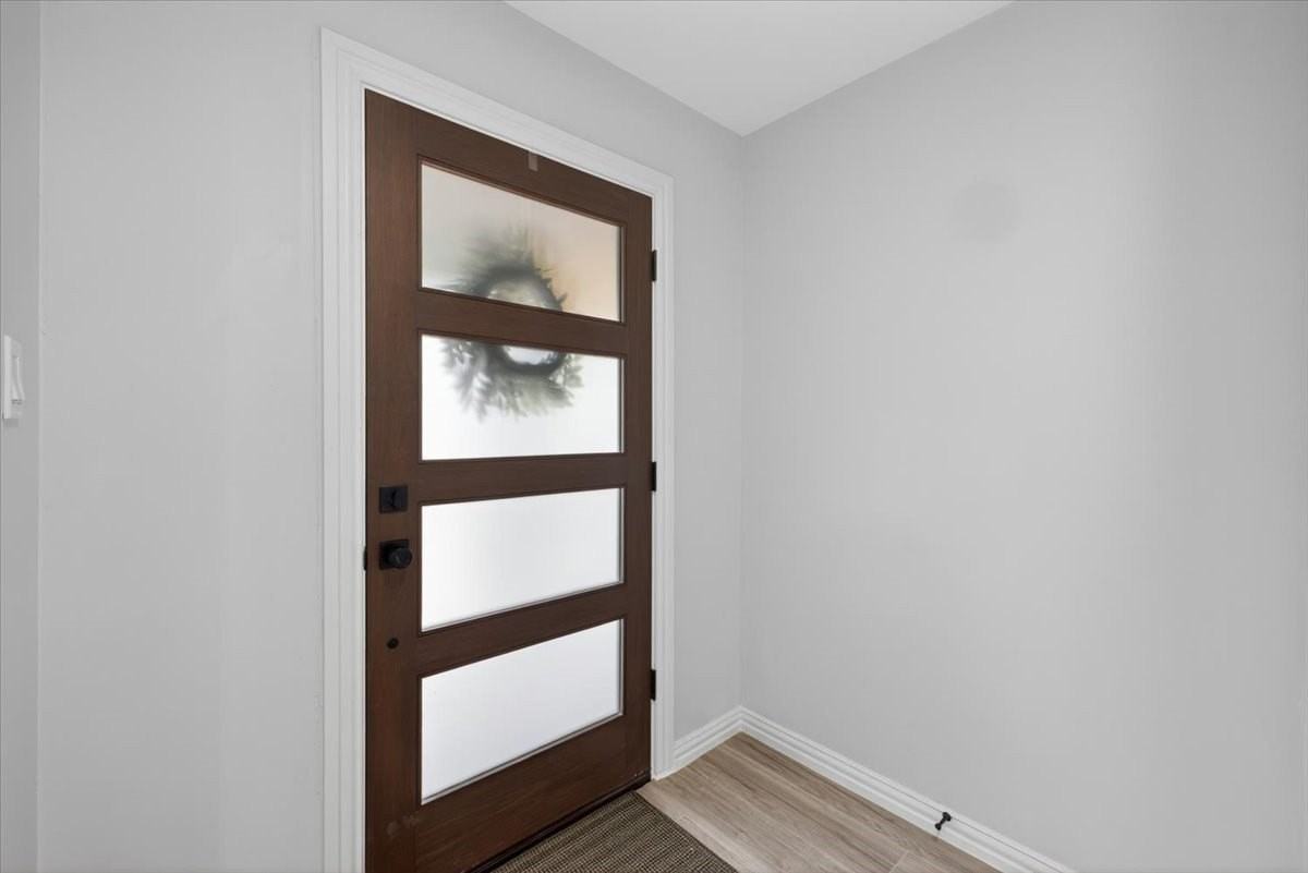 3330 Sharpview Ln - Photo 4 of 34
