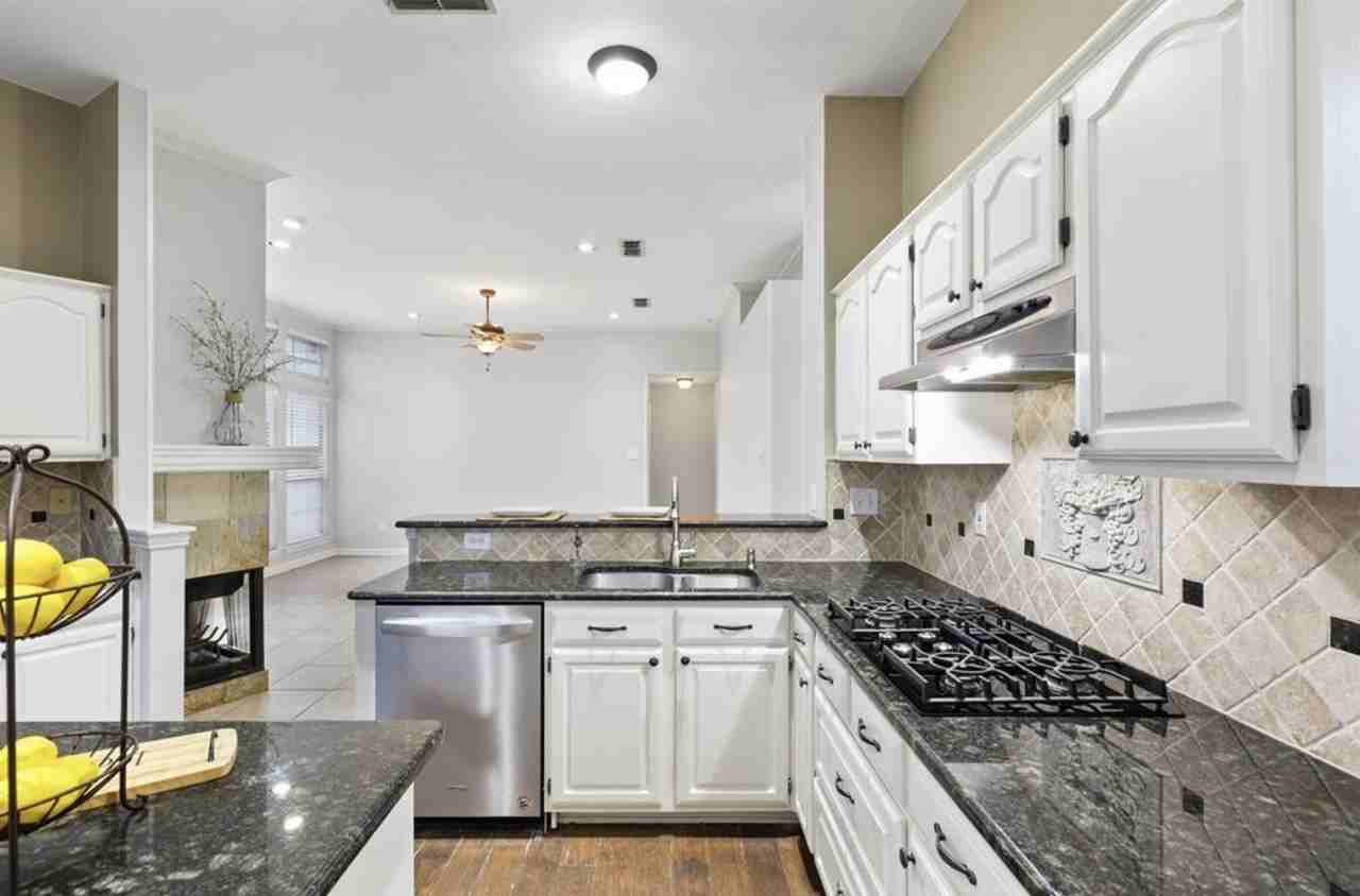 4500 Portrait Ln - Photo 3 of 15