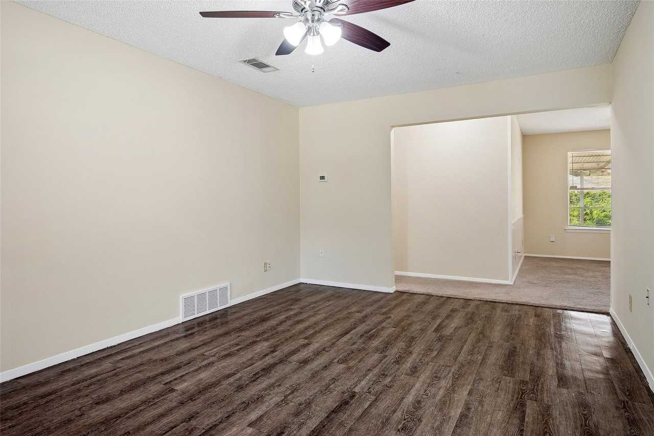 511 Cambridge Dr - Photo 4 of 15