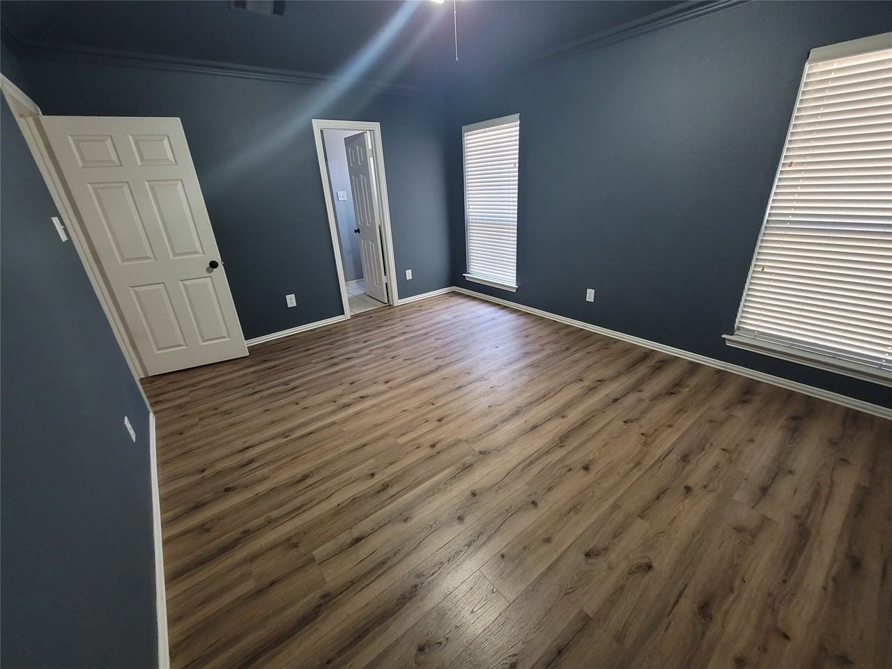 205 Willow Creek Dr - Photo 6 of 15