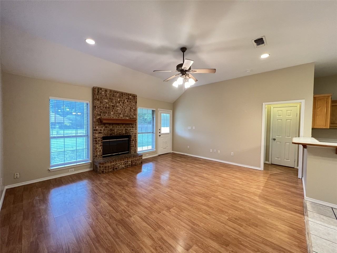 788 Robin Ct - Photo 2 of 19
