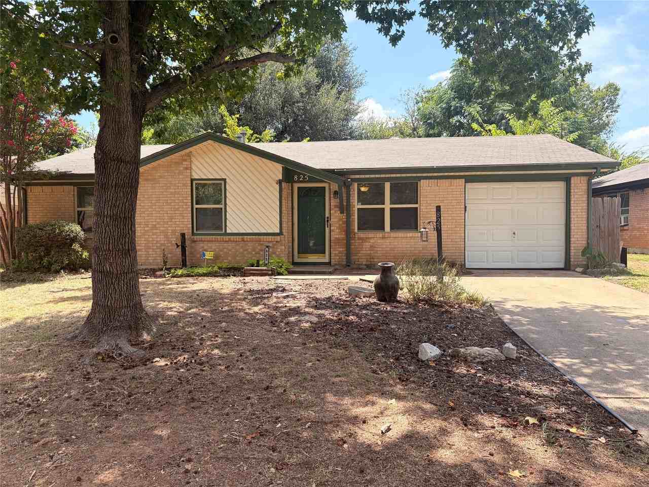 825 Bryan Dr