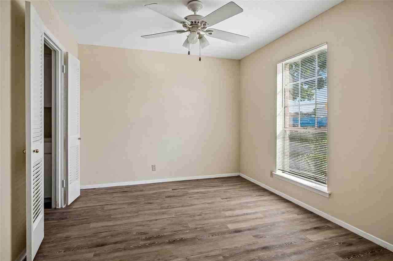 1903 N Floyd Rd - Photo 5 of 15