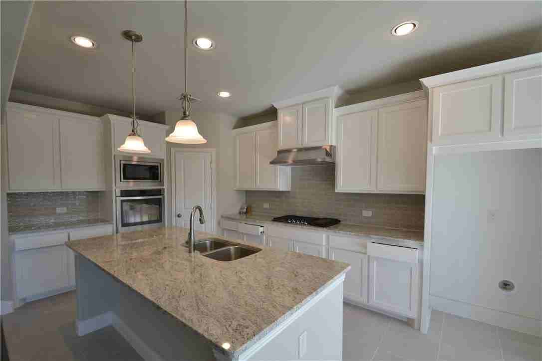 9724 Excursion Dr - Photo 3 of 35