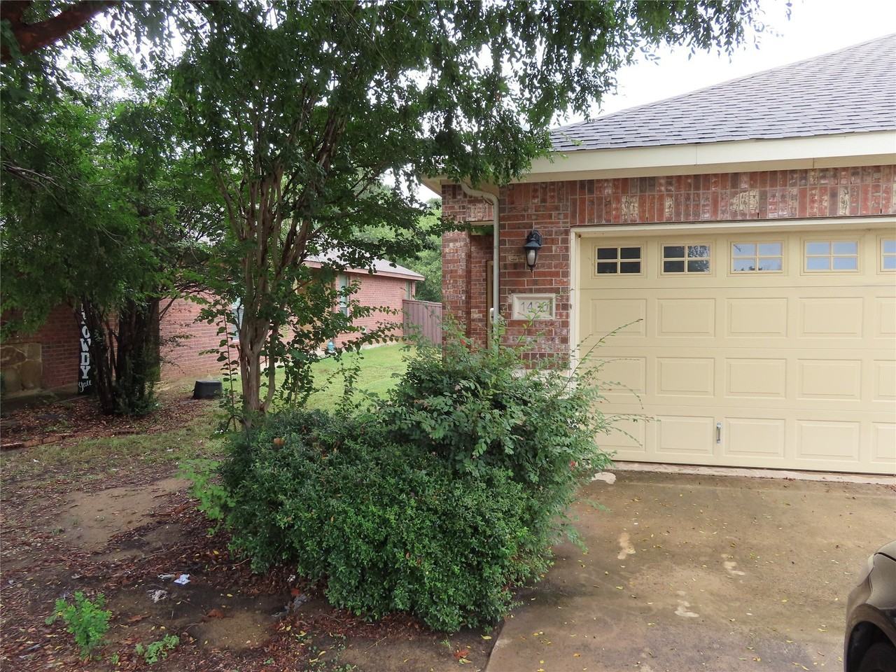 1428 Ravenwood Dr