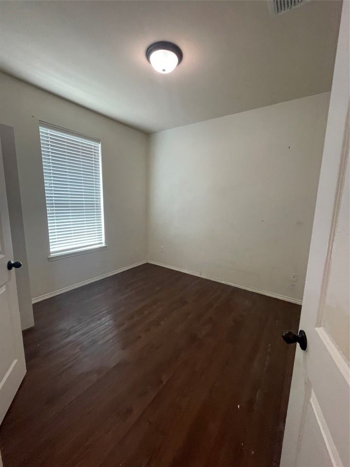 1428 Ravenwood Dr - Photo 6 of 11
