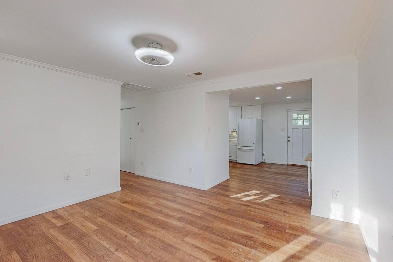 700 Broadway Ave - Photo 3 of 33
