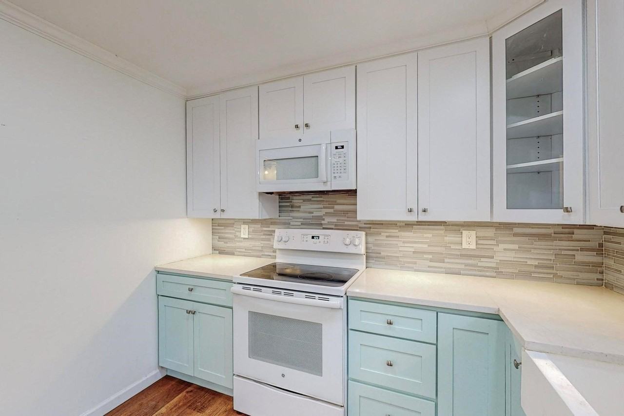 700 Broadway Ave - Photo 7 of 33