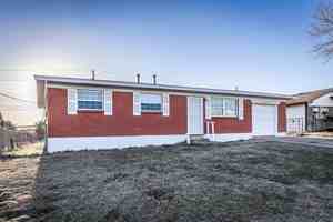 featured image of 709 Sw 45th St #1