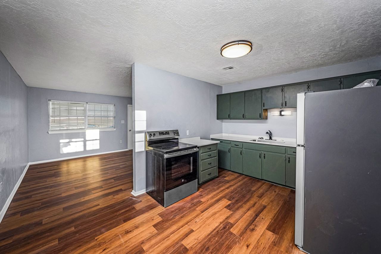 709 Sw 45th St #1 - Photo 7 of 21