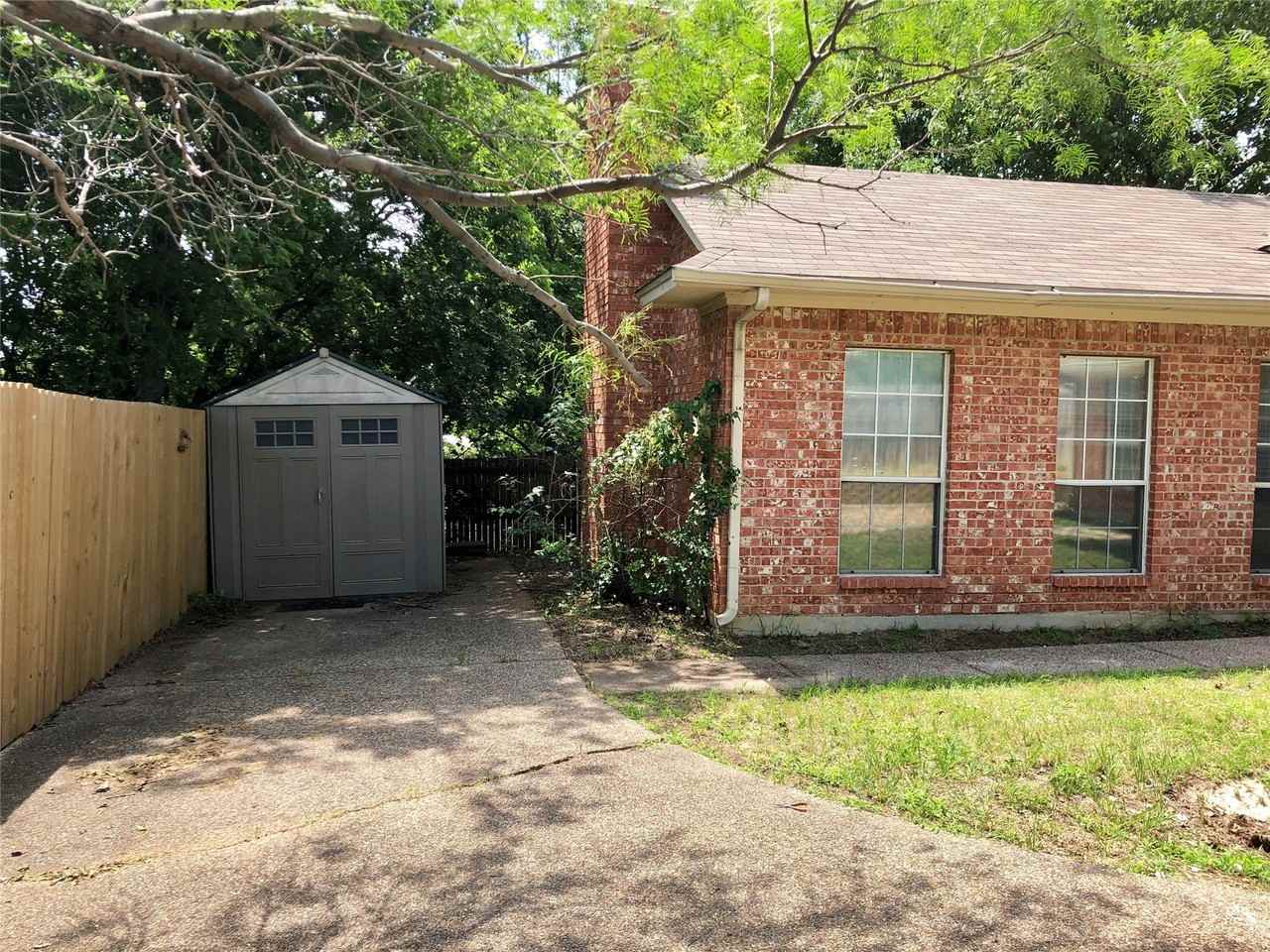 455 Strata Dr - Photo 3 of 22