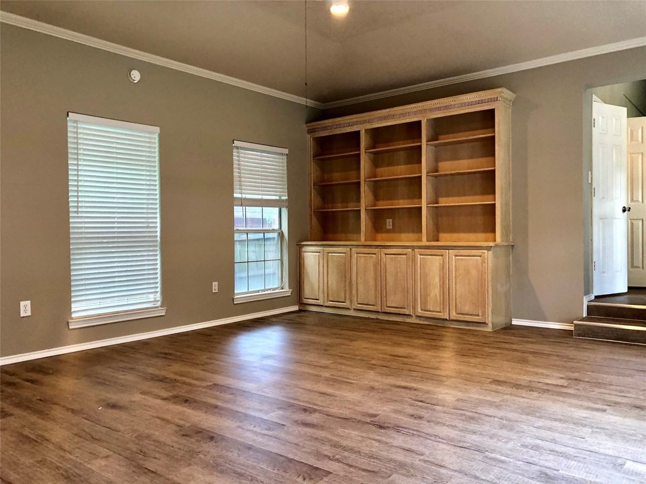 455 Strata Dr - Photo 5 of 22