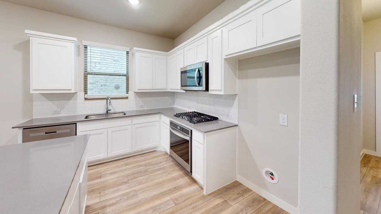 1323 Great Sand Dune St - Photo 4 of 26