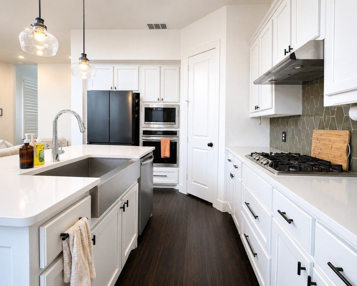 1131 Queensdown Way - Photo 5 of 14