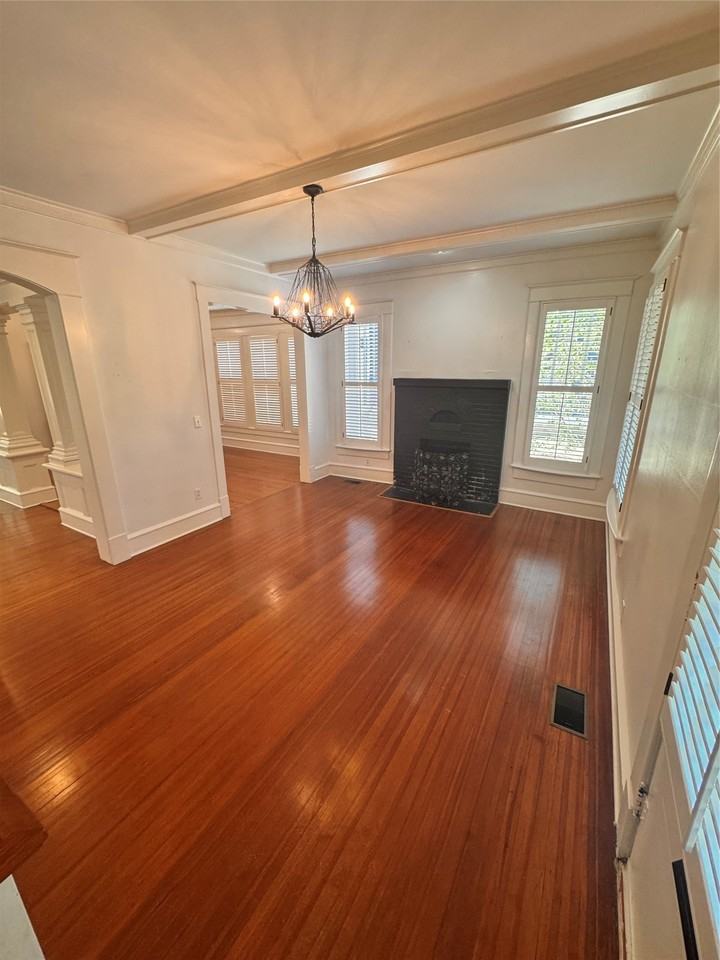 412 E 6th St - Photo 4 of 38