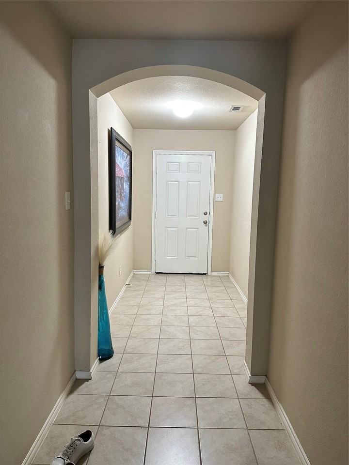 915 Quartz Trl - Photo 3 of 18