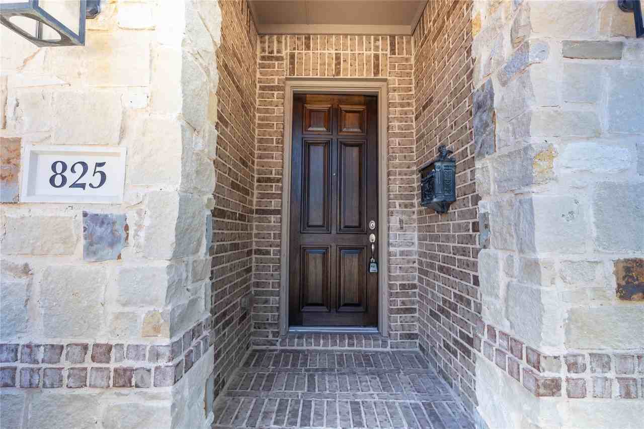825 Warwick Blvd - Photo 3 of 38