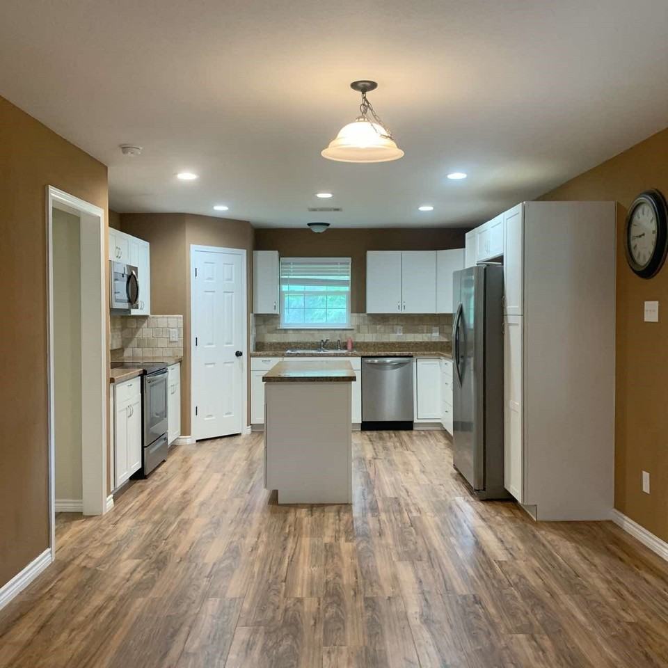 214 Braz St - Photo 3 of 39