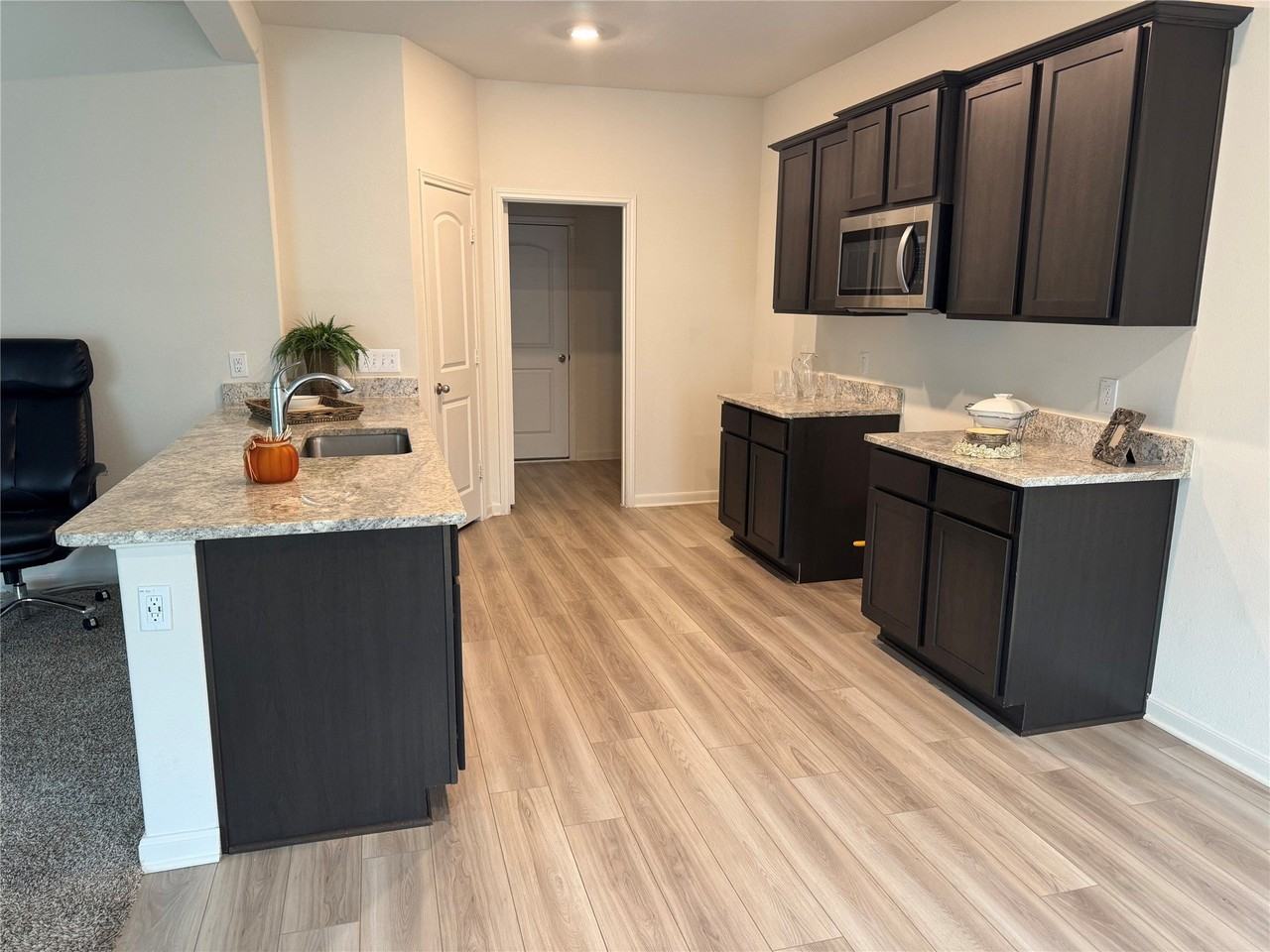 137 Sammy Fowler Ave - Photo 2 of 39