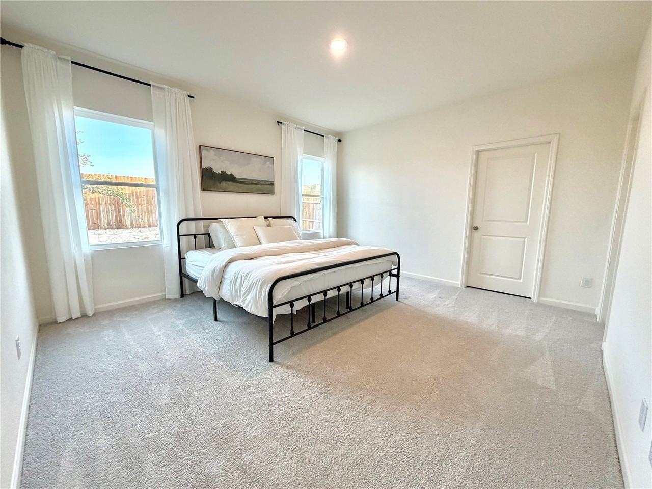 2104 Meadow Park Dr - Photo 3 of 20