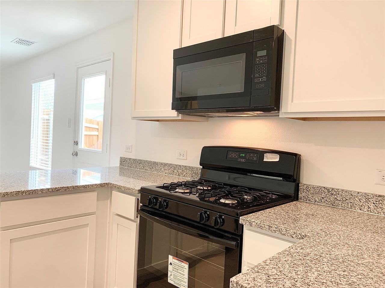 7212 Gray Wolf Ln - Photo 5 of 40