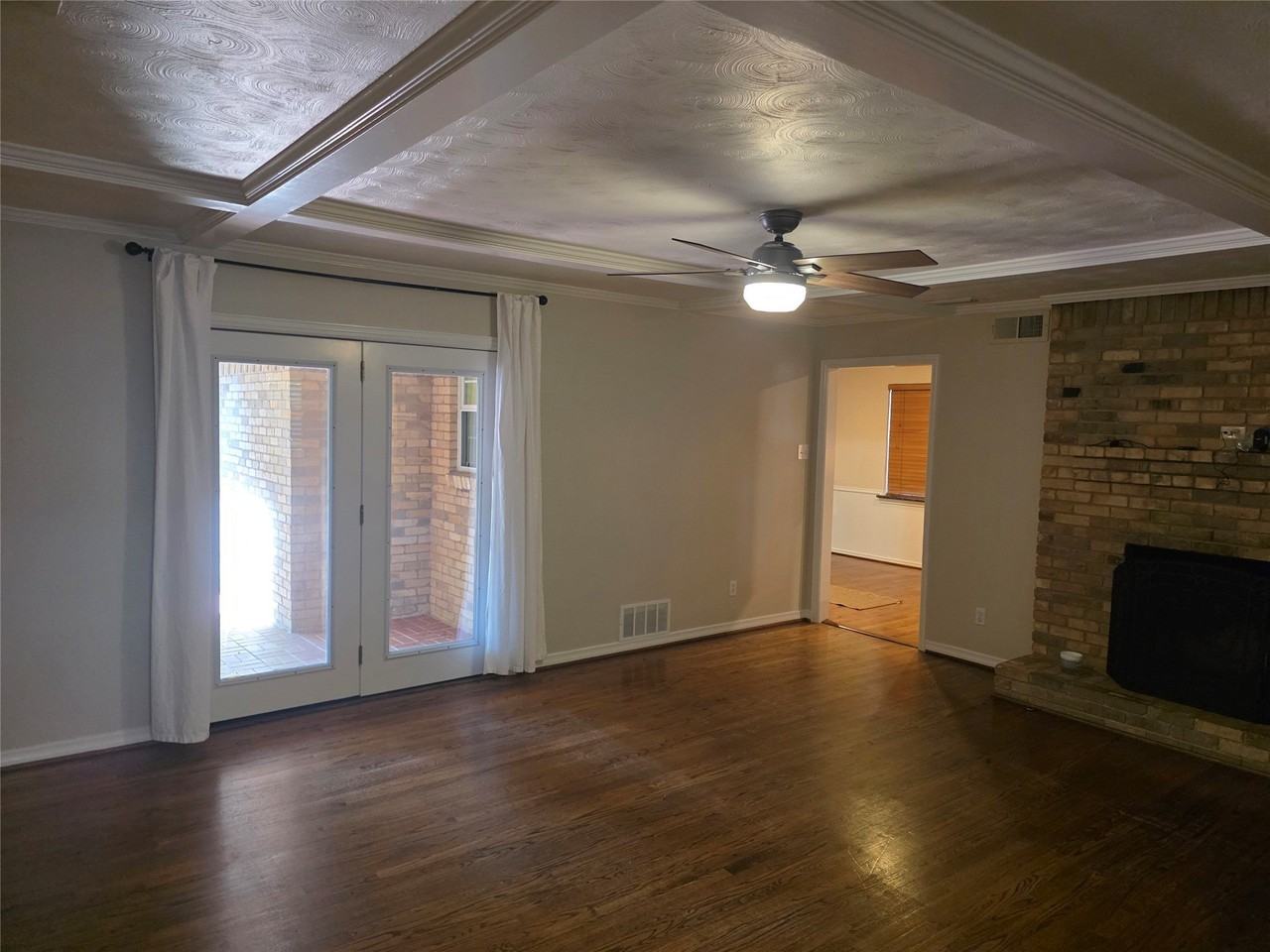 9784 Maplehill Dr - Photo 3 of 19
