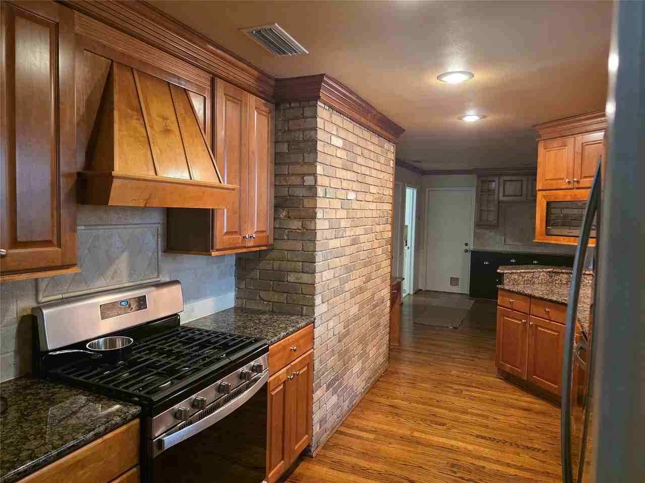 9784 Maplehill Dr - Photo 4 of 19