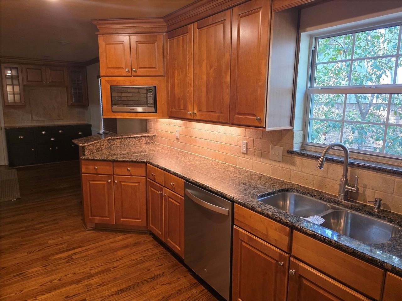 9784 Maplehill Dr - Photo 5 of 19