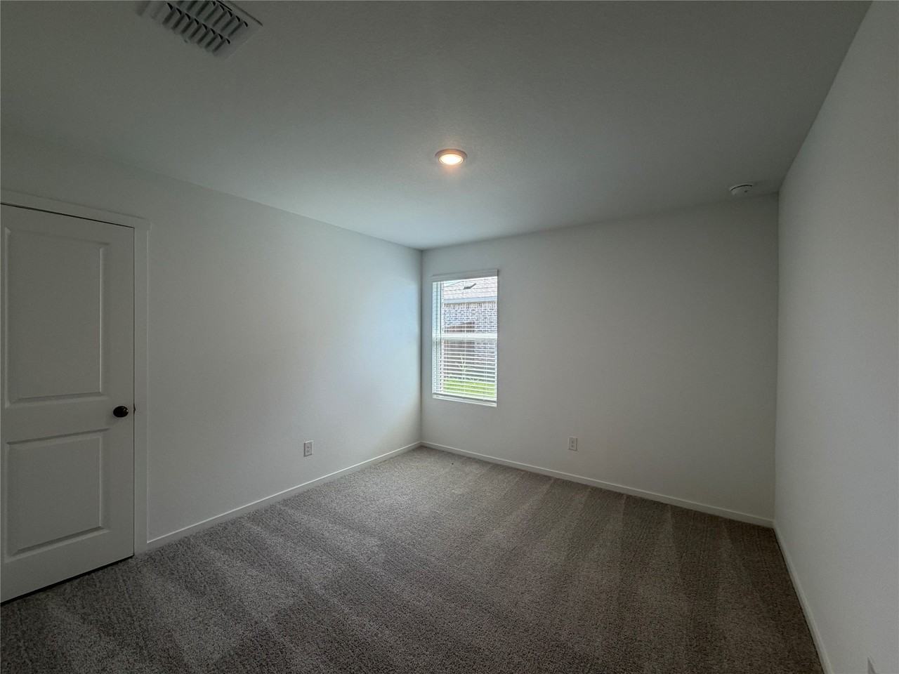 624 W Criner St - Photo 3 of 17