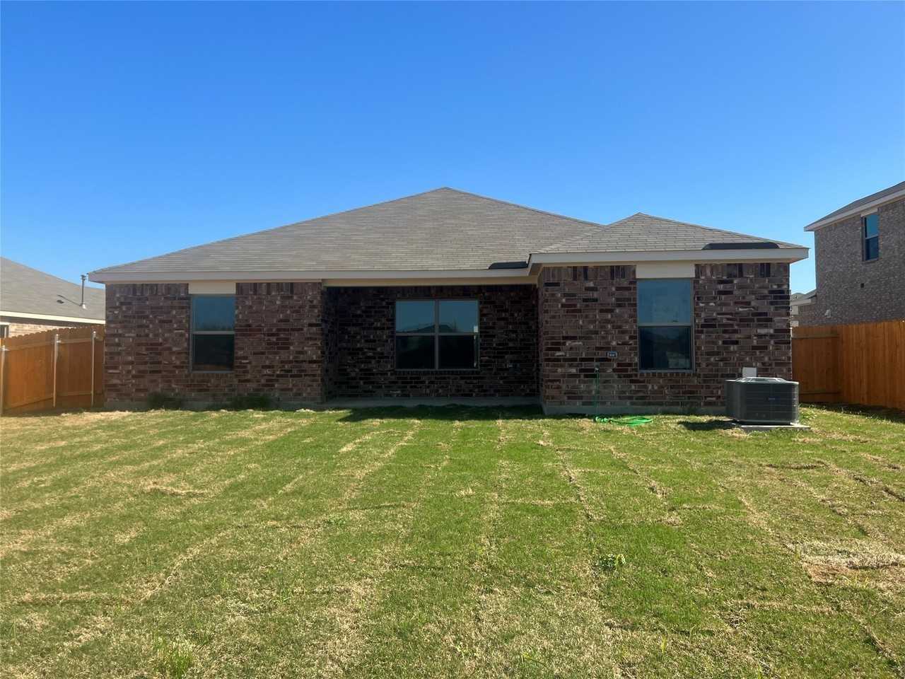 3005 Boran Dr - Photo 3 of 19