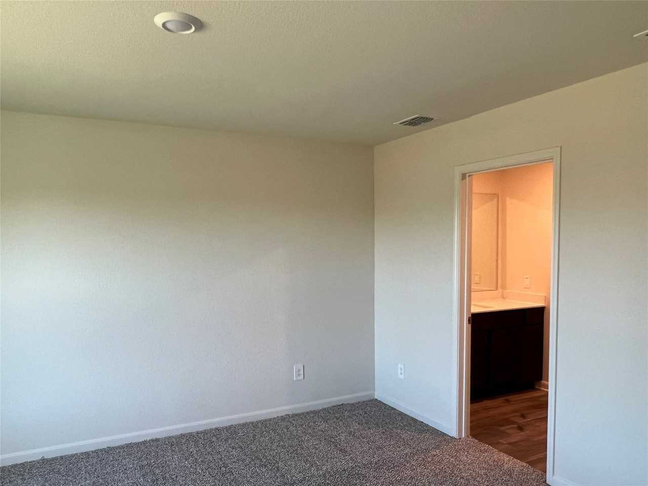 3005 Boran Dr - Photo 6 of 19